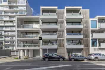 2C/138 Oriental Parade, Oriental Bay