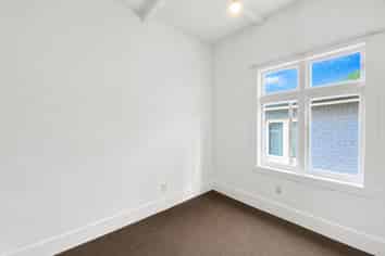 581 New North Road, Kingsland