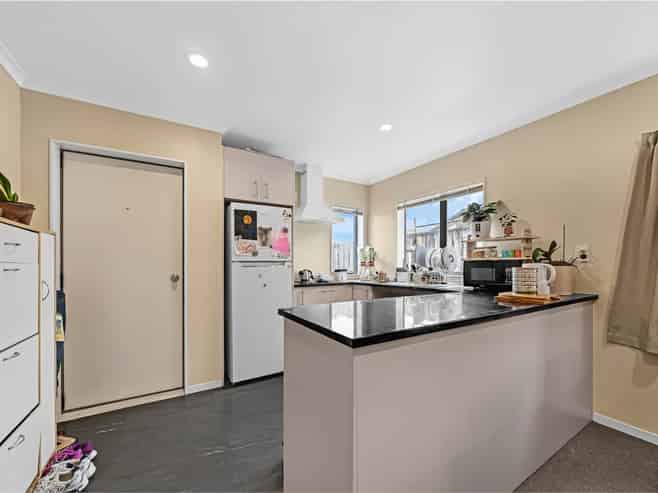 16a Shayla Place, Mangere