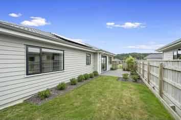 25 Henrietta Maxwell Grove, Wainuiomata