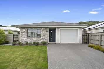 25 Henrietta Maxwell Grove, Wainuiomata