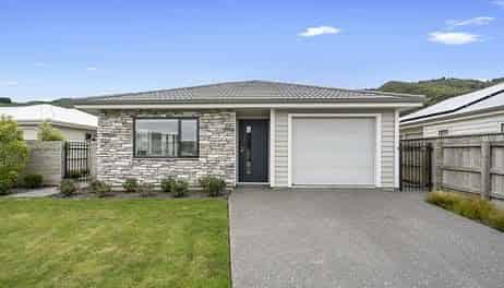 25 Henrietta Maxwell Grove, Wainuiomata