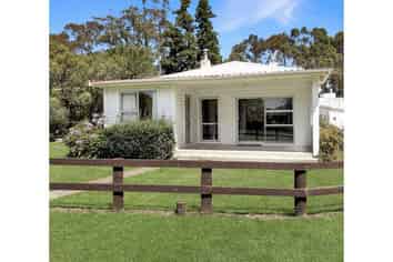 2911 Pourerere road, Omakere