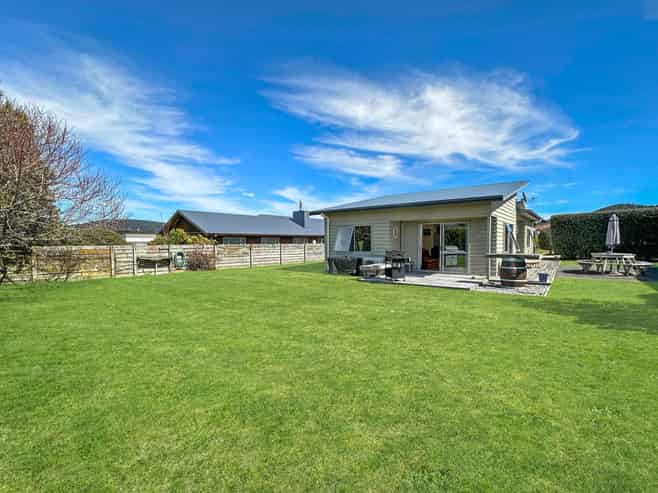 53 Montgomery Crescent, Kinloch