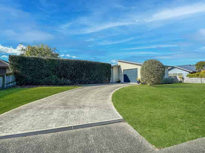 53 Montgomery Crescent, Kinloch