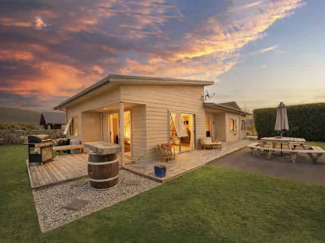 53 Montgomery Crescent, Kinloch