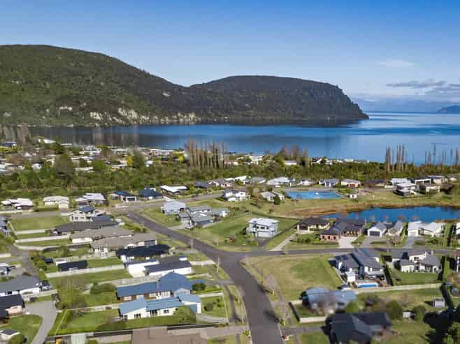 53 Montgomery Crescent, Kinloch
