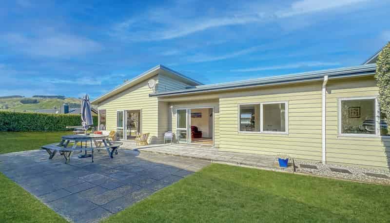 53 Montgomery Crescent, Kinloch