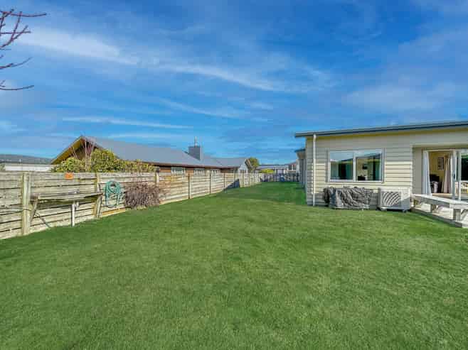 53 Montgomery Crescent, Kinloch