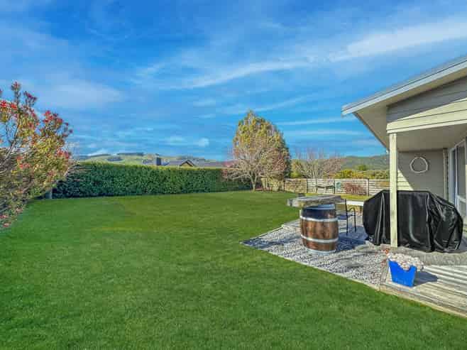 53 Montgomery Crescent, Kinloch