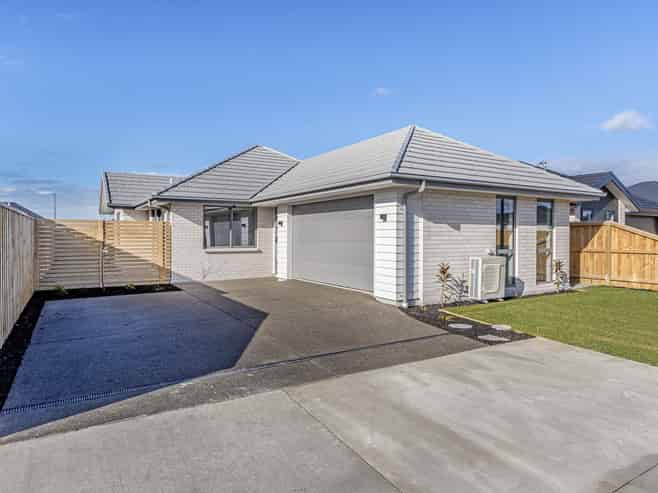 12 Henshaw Street, Woodend