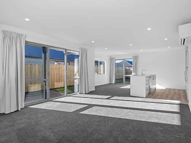 12 Henshaw Street, Woodend