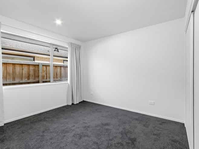 12 Henshaw Street, Woodend