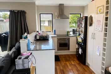 28B Waimumu Road, Massey