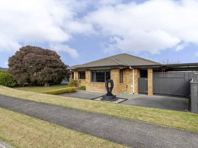 30 Jules Crescent, Bell Block