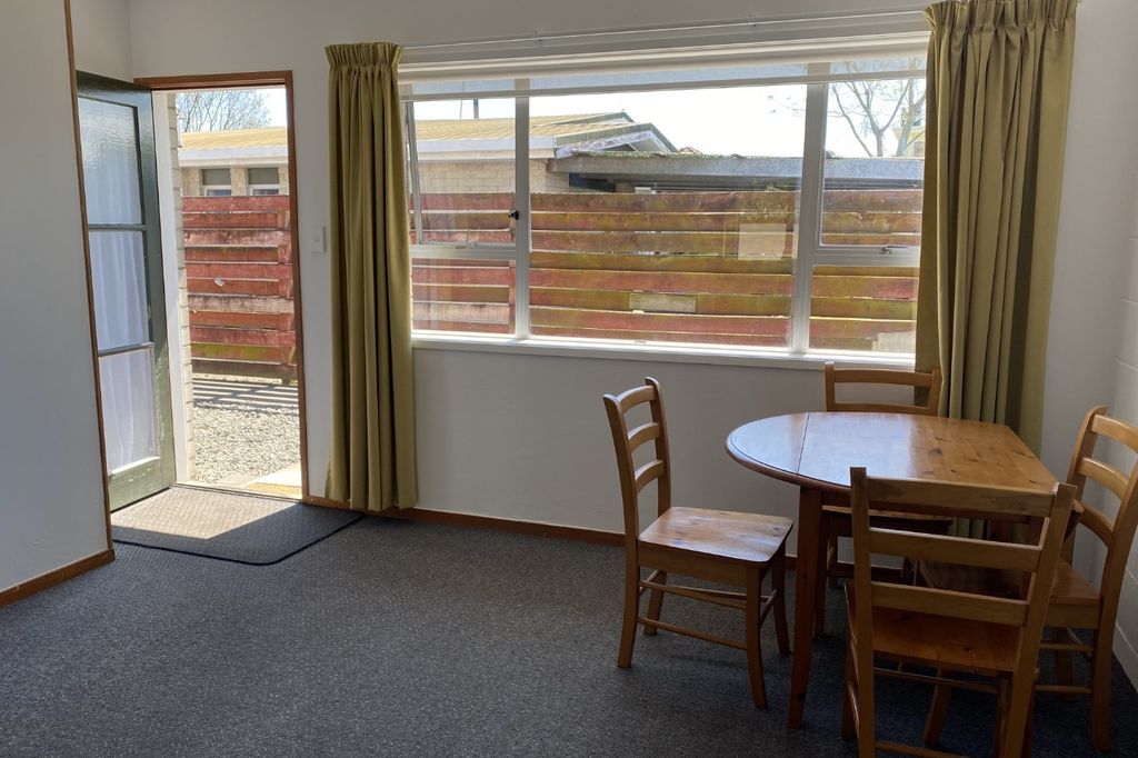 Available now - Parkvale Brand new Kitchen and Bathroom / Laundry 4