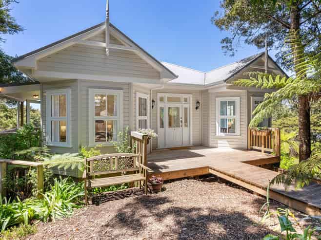 4 Kereru Grove, Greenhithe