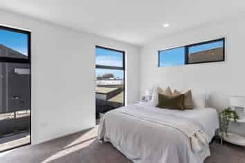 2/15 Feilding Street, Addington