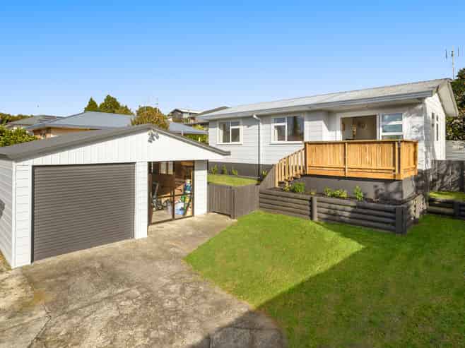 38A Queen Road, Bellevue