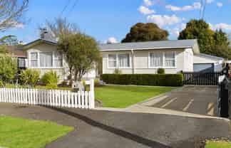 7 Forth Crescent, Glenview