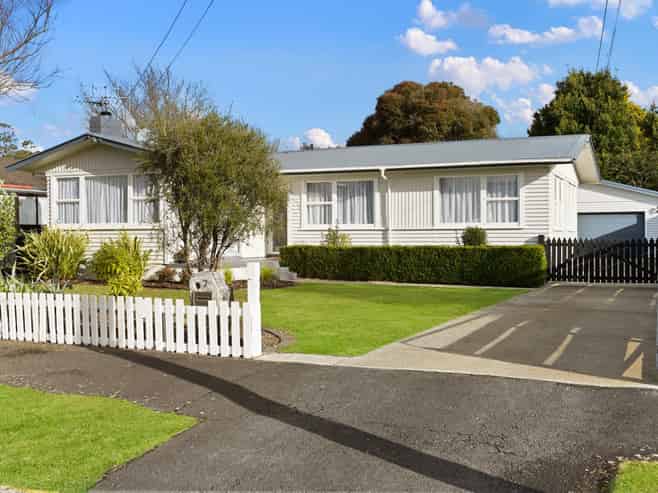 7 Forth Crescent, Glenview