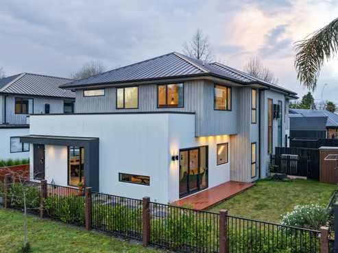 4/64 Banbury Crescent, Fairfield