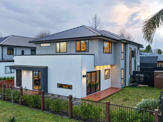 4/64 Banbury Crescent, Fairfield