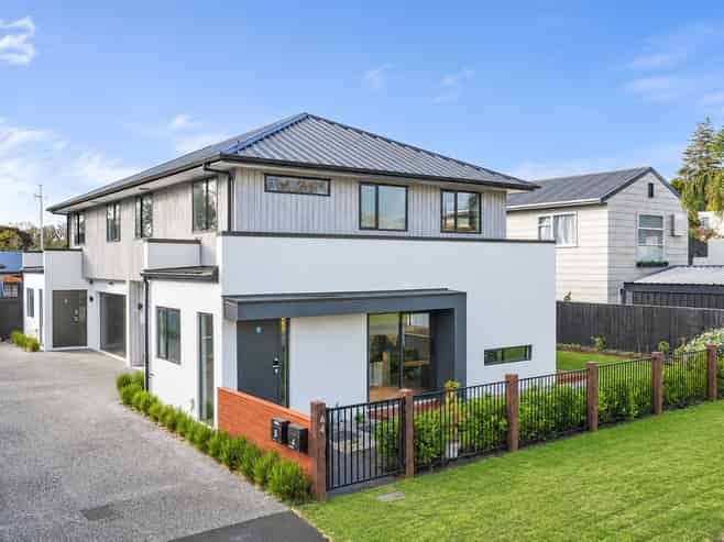 4/64 Banbury Crescent, Fairfield