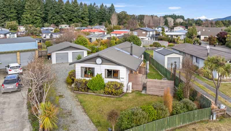 19 Henry Street, Te Anau