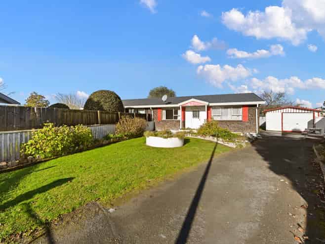 16A Bradley Place, Nawton