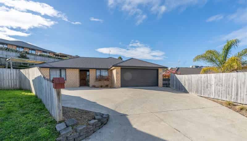 15 Barwick Place, Huntington