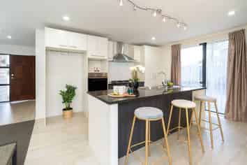 15 Barwick Place, Huntington