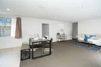 15 Barwick Place, Huntington