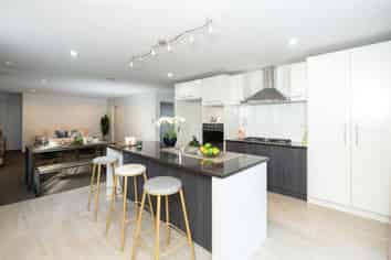 15 Barwick Place, Huntington