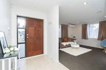 15 Barwick Place, Huntington