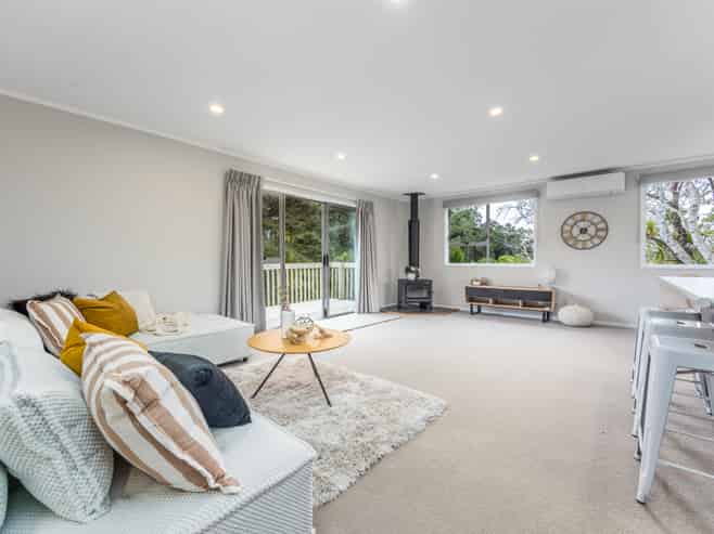 37 Onedin Place, Titirangi