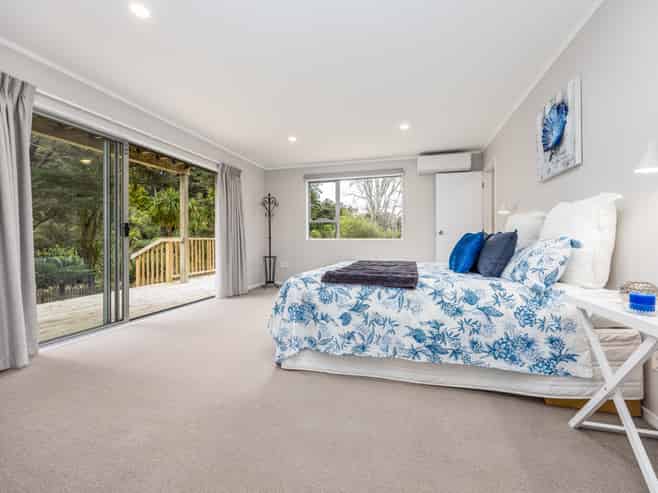 37 Onedin Place, Titirangi