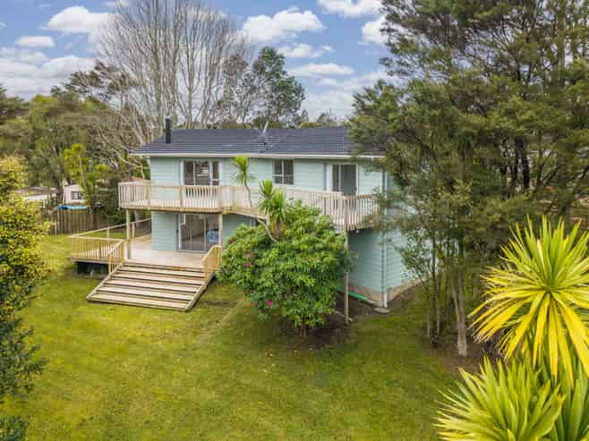 37 Onedin Place, Titirangi