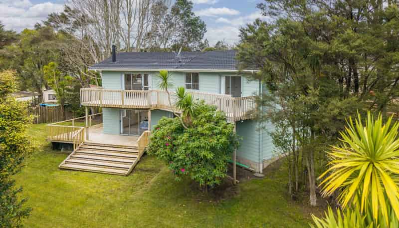 37 Onedin Place, Titirangi
