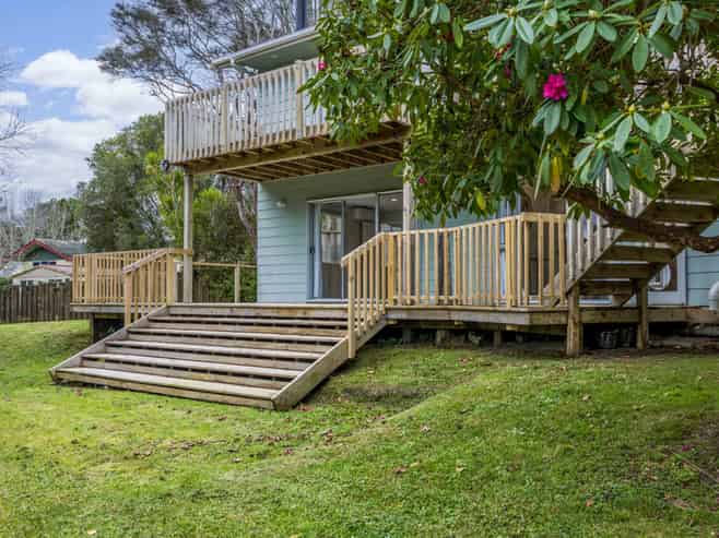 37 Onedin Place, Titirangi