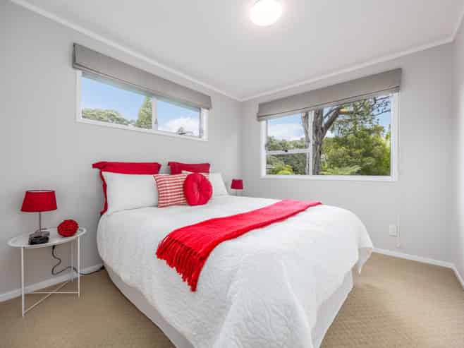 37 Onedin Place, Titirangi