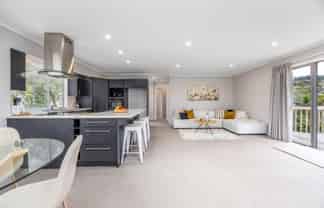 37 Onedin Place, Titirangi