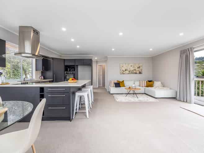 37 Onedin Place, Titirangi