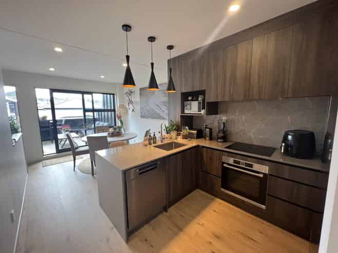 7 Longshore Drive, Long Bay