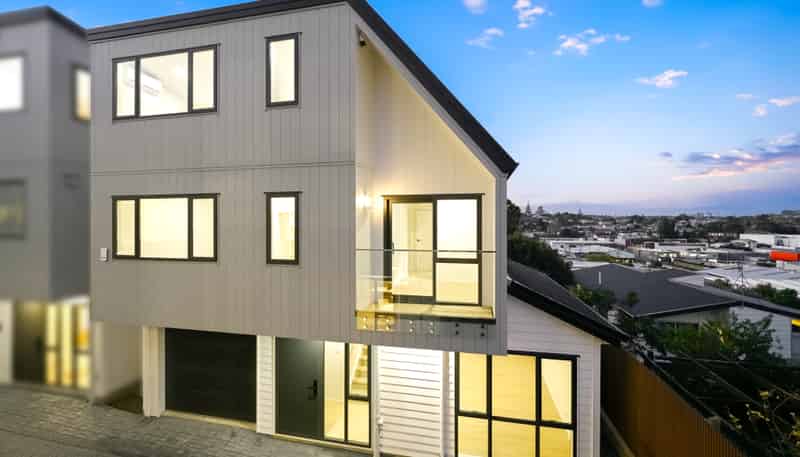 Lot 5/10 Tusac Place, Totara Vale