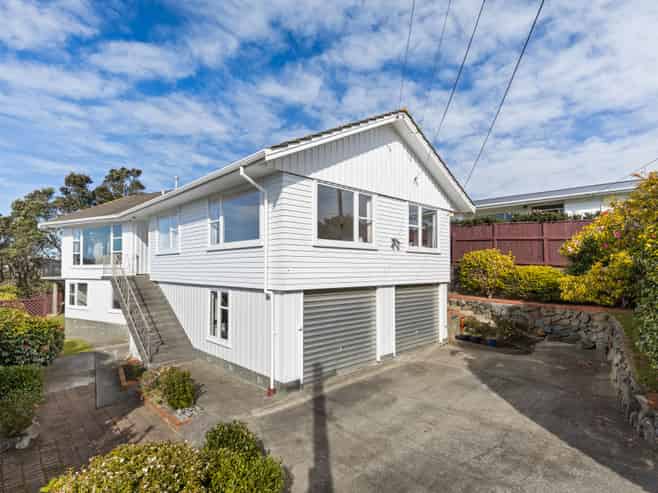 97a Clifford Road, Johnsonville