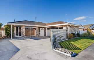 12 Lancewood Lane, Roslyn