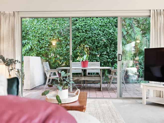50 Marine Parade, Mellons Bay