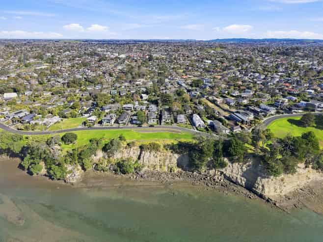 50 Marine Parade, Mellons Bay
