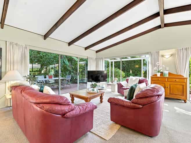 50 Marine Parade, Mellons Bay